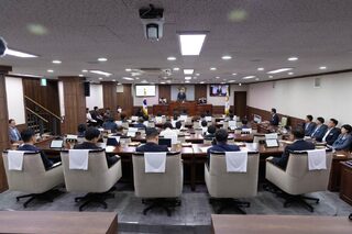 순천시의회(의장 유영철)는 6일, 광주지방법원이 국립목포대학교가 제기한 ‘국립의대 후보대학 선정·추천 처분 집행정지 신청'을 각하한 것과 관련해 환영 입장을 밝혔다.